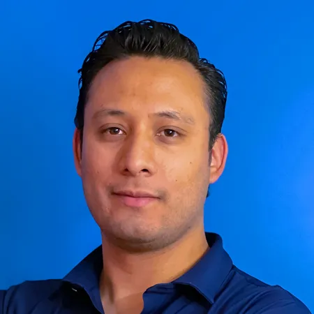 Eduardo-Mendoza